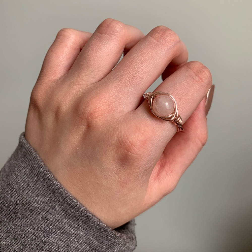 Rose Quartz Wire Ring - Picture 4 of 4